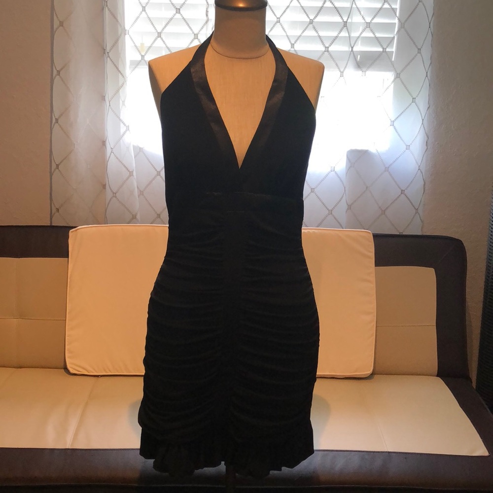 Cute flirty black dress from cache size S